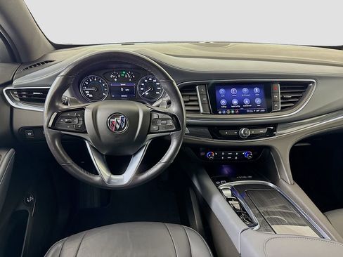 Used 2023 Buick Enclave Essence image 21