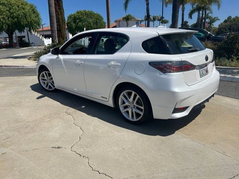 Used 2017 Lexus CT 200h FWD image 3