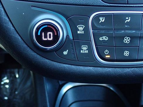 Used 2022 Chevrolet Malibu LT FWD image 19