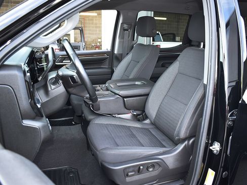 Used 2023 Chevrolet Silverado 1500 LT AWD/4WD image 5