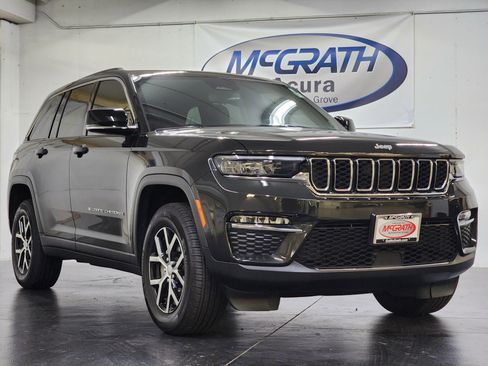 Used 2024 Jeep Grand Cherokee Limited AWD/4WD image 2