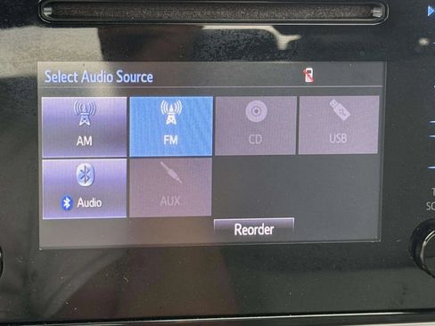 Used 2017 Toyota Corolla LE w/ Carpet Mat Package (TMS) FWD image 32