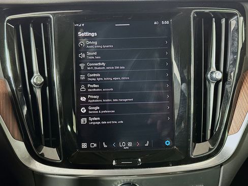 Used 2025 Volvo V60 B5 Cross Country Plus image 21