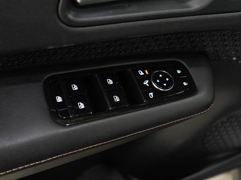 Used 2024 Nissan Ariya AWD image 19