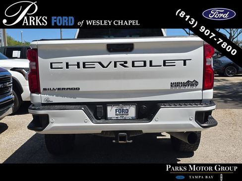 Used 2022 Chevrolet Silverado 2500 High Country w/ LPO, Hitch Package image 5