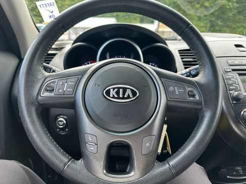 Used 2012 Kia Soul + w/ Audio Pkg FWD image 16