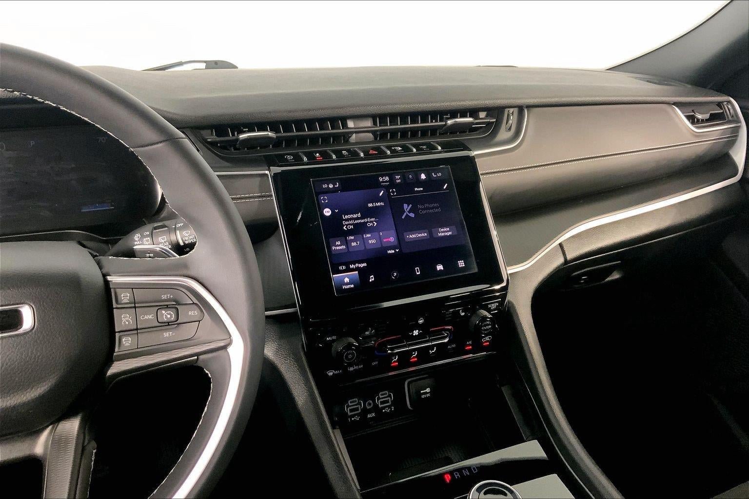 Used 2025 Jeep Grand Cherokee L Laredo w/ Luxury Tech Group I AWD/4WD image 6