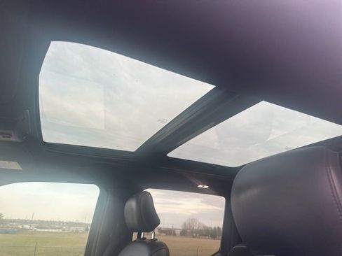 Used 2016 Ford F150 Platinum w/ Equipment Group 701A Luxury image 12