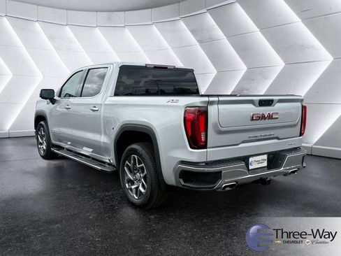 Certified 2022 GMC Sierra 1500 SLT w/ SLT Premium Package image 3