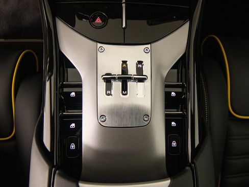 Certified 2025 Ferrari Purosangue AWD/4WD image 26