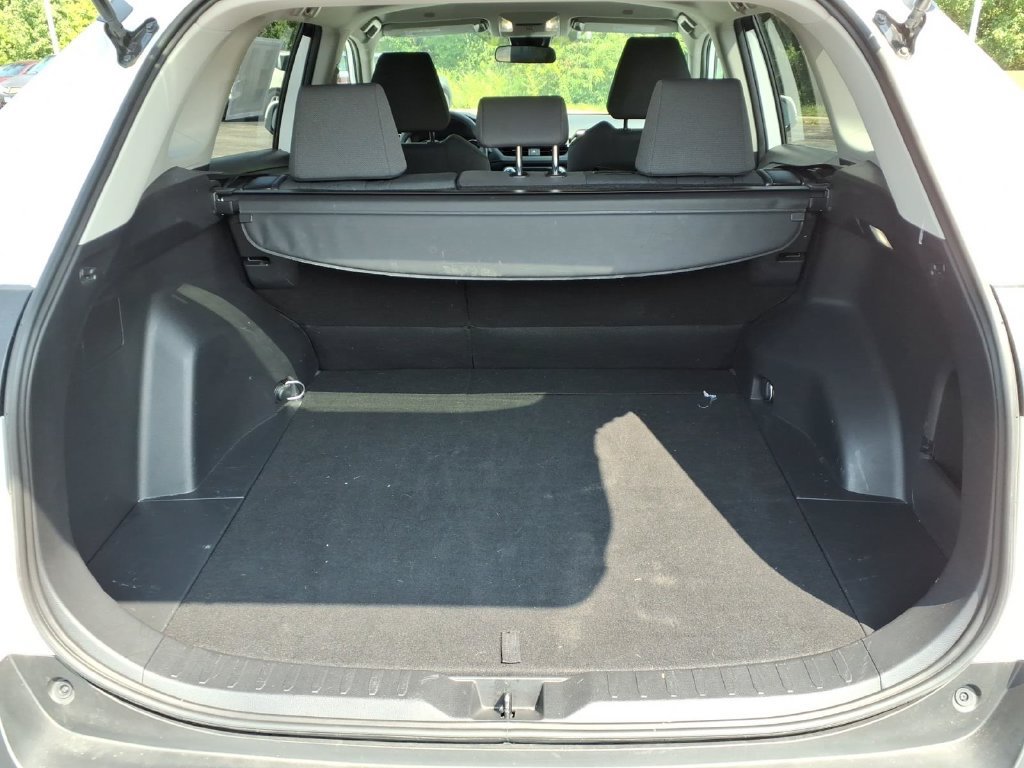 Used 2025 Toyota RAV4 XLE AWD/4WD image 21