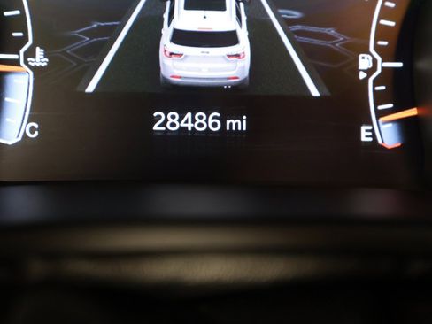 Used 2024 Jeep Compass Latitude image 36