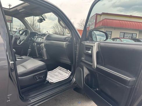 Used 2015 Toyota 4Runner SR5 Premium image 19