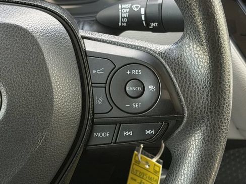 Used 2020 Toyota Corolla LE FWD image 14