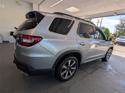 Used 2023 Honda Pilot Elite image 13