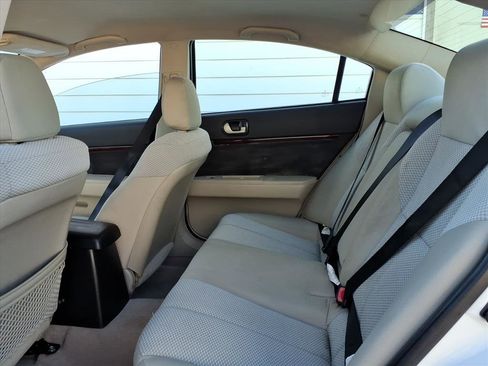 Used 2011 Mitsubishi Galant ES image 9