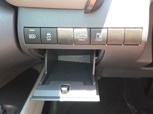 Used 2024 Toyota Camry SE FWD image 17