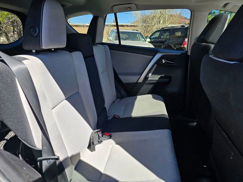 Used 2016 Toyota RAV4 XLE image 18