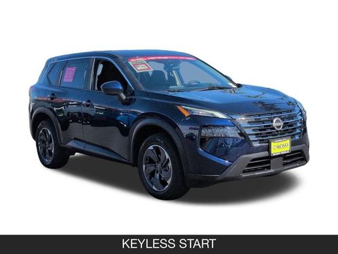 Certified 2025 Nissan Rogue SV FWD image 2