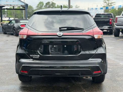 Used 2021 Nissan Kicks S image 7