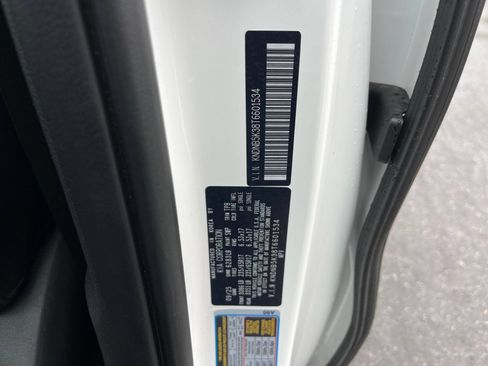Used 2026 Kia Carnival FWD image 31