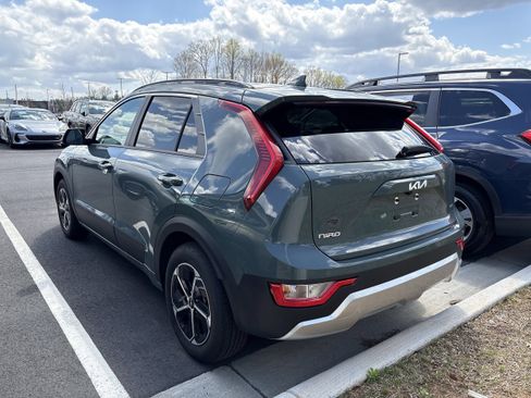 Used 2025 Kia Niro EX image 4
