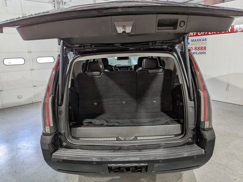 Used 2016 Cadillac Escalade Luxury image 30