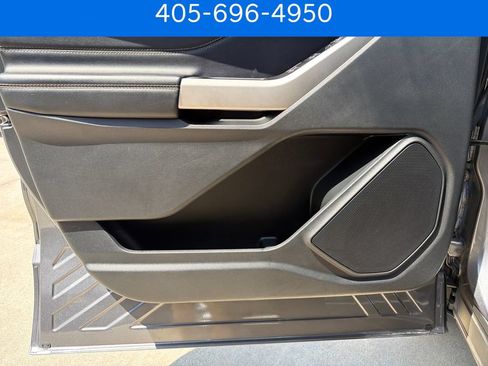 Used 2022 Ford Explorer XLT w/ Equipment Group 202A AWD/4WD image 12