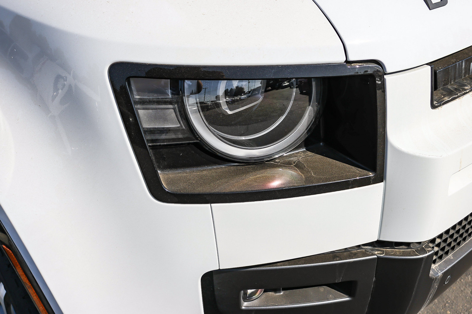 New 2026 Land Rover Defender 110 X-Dynamic SE AWD/4WD image 13