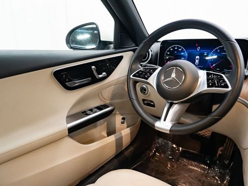 Used 2025 Mercedes-Benz C 300 4MATIC Sedan image 11