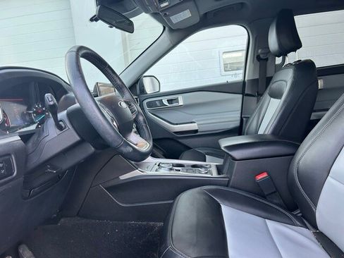 Certified 2023 Ford Explorer XLT w/ Equipment Group 202A image 8