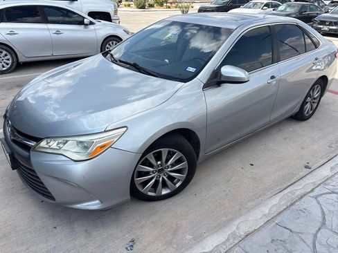 Used 2015 Toyota Camry XLE FWD image 3