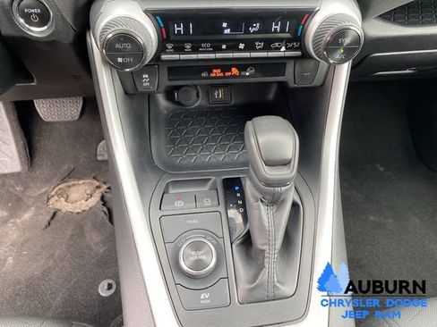 Used 2024 Toyota RAV4 XLE AWD/4WD image 41