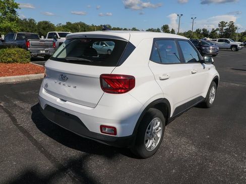Used 2021 Hyundai Venue SE image 9