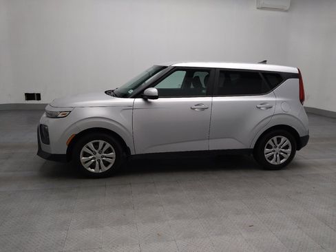 Used 2020 Kia Soul LX image 2