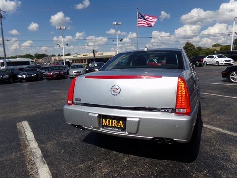 Used 2010 Cadillac DTS Luxury FWD image 3