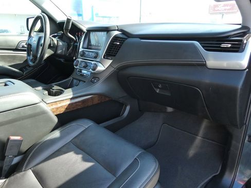 Used 2020 Chevrolet Suburban LT image 15