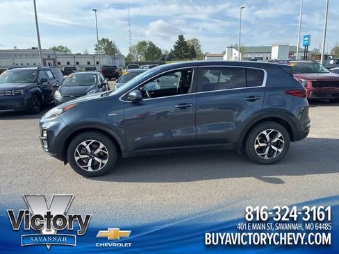 Used 2022 Kia Sportage LX image 1