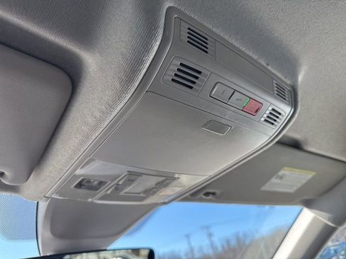 Used 2023 Volkswagen Tiguan S image 14