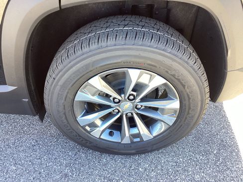 New 2026 Chevrolet Equinox LT w/ Convenience Package II image 11