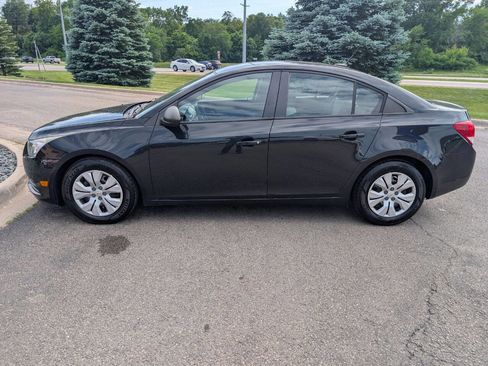 Used 2013 Chevrolet Cruze LS FWD image 6