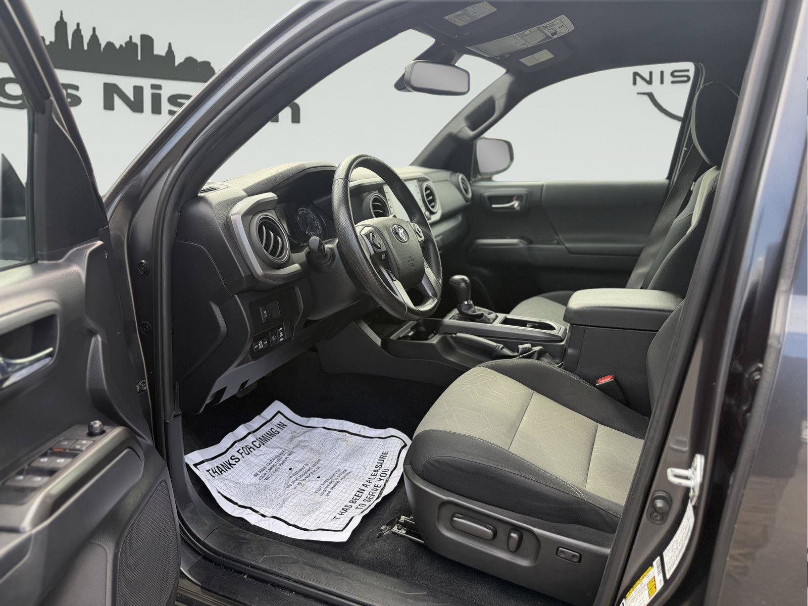 Used 2022 Toyota Tacoma TRD Sport AWD/4WD image 10