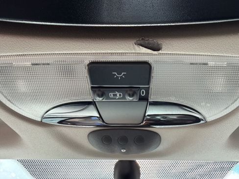 Used 2005 Chrysler Crossfire Limited RWD image 15