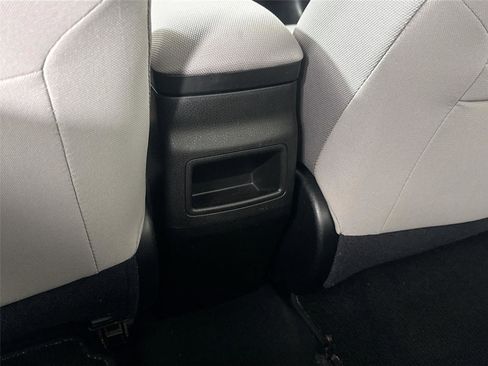 Used 2019 Toyota Corolla L image 27