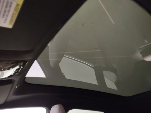 Used 2023 BMW iX xDrive50 image 11