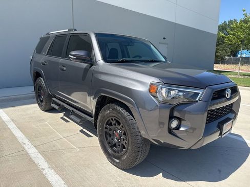 Used 2019 Toyota 4Runner SR5 Premium RWD image 3