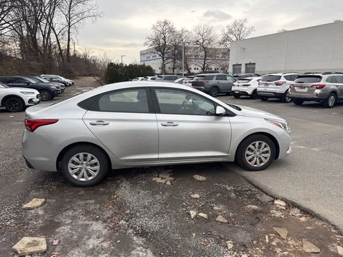 Used 2019 Hyundai Accent SE image 13