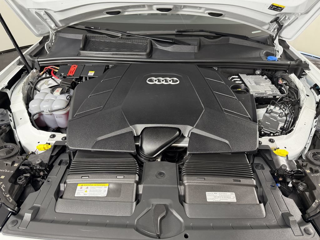 Used 2023 Audi Q7 3.0T Premium AWD/4WD image 53
