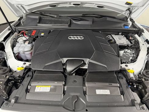 Used 2023 Audi Q7 3.0T Premium AWD/4WD image 53