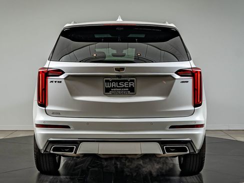 Used 2025 Cadillac XT6 Premium Luxury w/ Technology Package AWD/4WD image 6